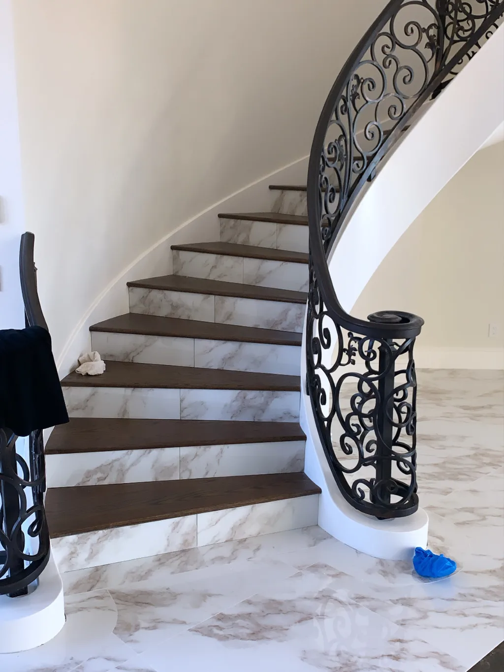 Hardwood — Curved Staircase